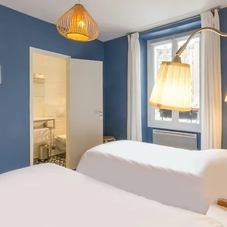 Les Toits De Bed & Breakfast